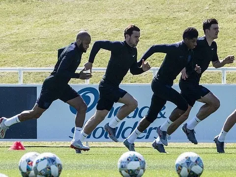 Chỉ 12 cầu thủ góp mặt trong buổi tập đầu tiên của tuyển Anh