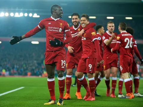 Liverpool mùa 2019/20 vượt trội hơn Man Utd mùa 1998/99 với 1 thống kê