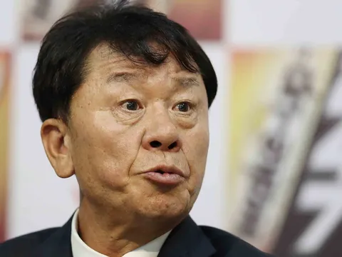 Bạn thân thầy Park "tố" trọng tài V-League thiếu công tâm?