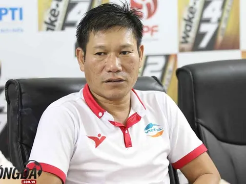 Hoàng Đức "gieo sầu" cho thầy Park