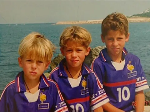 Tiết lộ: Hazard đã muốn đến bên Zidane năm... 7 tuổi