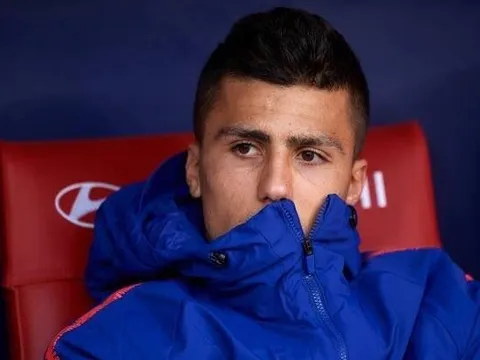 Dùng bao tải tiền, Man Utd quyết biến "tiểu Busquets" thành thương vụ Sanchez