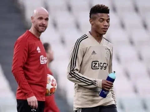 'Tôi dự bị liên tiếp chỉ vì bảo ông ấy đi chăm sóc tóc của mình'