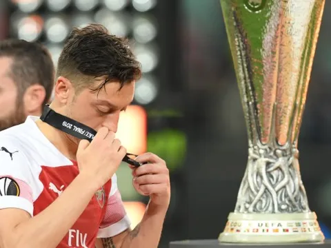 Mesut Ozil và Arsenal: Đoạn kết của một cuộc tình