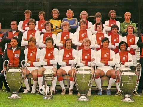 Ajax Amsterdam: Sống lại những ngày từ quá khứ