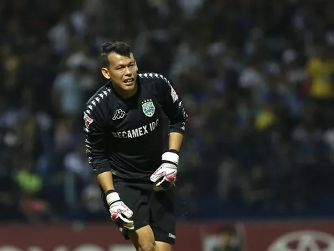 Bàn thua khó hiểu của B.Bình Dương: Trọng tài sai hay Tấn Trường sai?