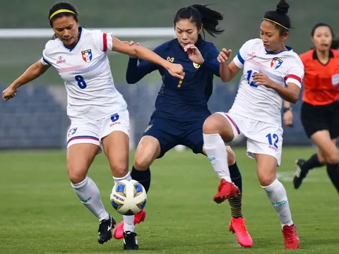 CĐV Thái Lan: Hãy sang Việt Nam và học hỏi cách họ làm bóng đá