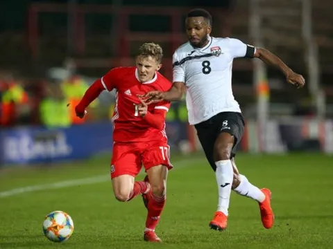 Không Bale, xứ Wales vẫn thắng nhờ trò cưng Klopp