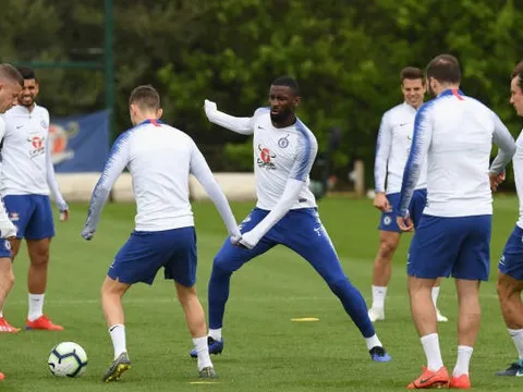 Không phải Coutinho, cô bé mascot này mới là tâm điểm của trận khai mạc Copa