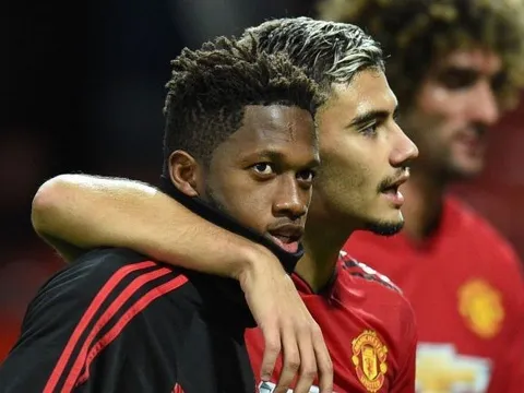 Man Utd tái đấu Barca và dấu hỏi lớn dành cho người Brazil