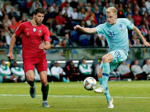 "Toàn diện, sáng tạo, thông minh" - fan Quỷ đỏ tha thiết sở hữu 'số 6' của Ajax