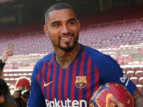 8 thương vụ mùa Đông thất bại của Barca: Hoàng tử lang thang