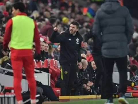 Vì sao Carrick nổi điên ở trận Liverpool?