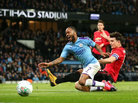 Chỉ 1 khoảnh khắc, Maguire "đập nát" nghi ngờ của Guardiola