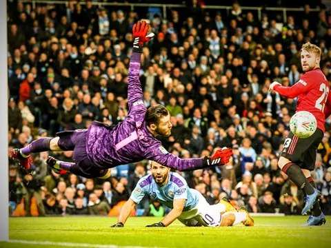 9 hình ảnh không nên xuất hiện với Man Utd thêm nữa: Đừng làm khổ De Gea!