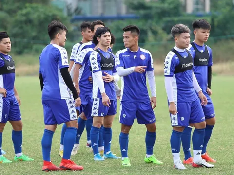 Công Phượng sắm vai "Oppa Hàn Quốc" trong buổi tập đầu tiên cùng CLB TP.HCM