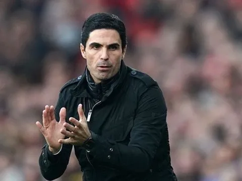 Mikel Arteta và Carlo Ancelotti đại chiến vì "Vua bán áo"