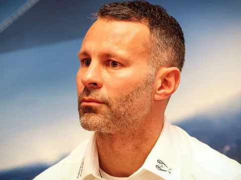 "Ông trời con" M.U ngang nhiên lộ mặt, thách thức giáo huấn của Giggs