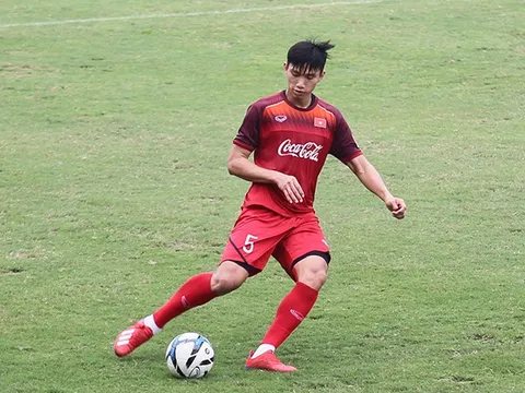 Lọt vào "tầm ngắm" đội top 4 Bundesliga, Văn Hậu vẫn miệt mài tập luyện