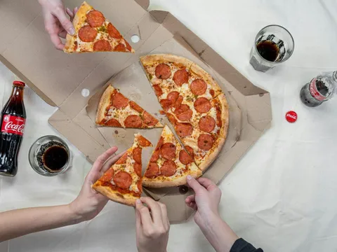 Tạm gác deadline, người trẻ bước vào “chế độ sạc năng lượng” dịp lễ