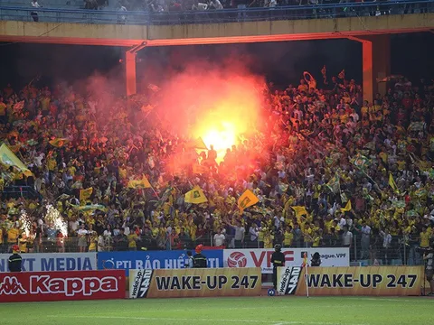 Để CĐV đốt pháo sáng, SLNA và BTC trận đấu nhận án phạt từ VFF