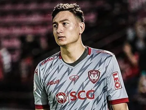 Báo Thái "tặng" Văn Lâm số điểm bất ngờ trong ngày Muangthong thua trên sân nhà