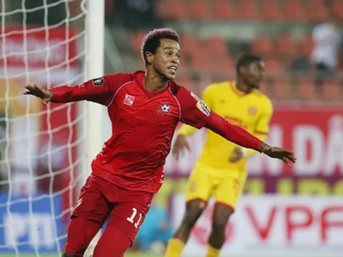 Jermie Lynch trở lại vẫn lợi hại như xưa: Xứng danh "Gà son đất Cảng"