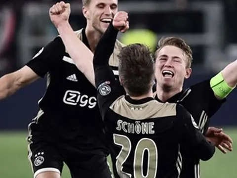 Ajax - đội bóng lạ thường chinh phục châu Âu