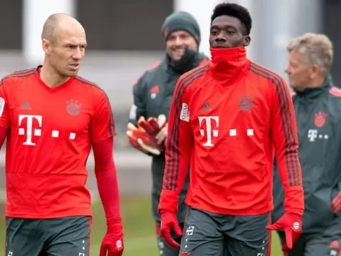 "Robben là thần tượng của tôi, tôi nhớ anh ấy"