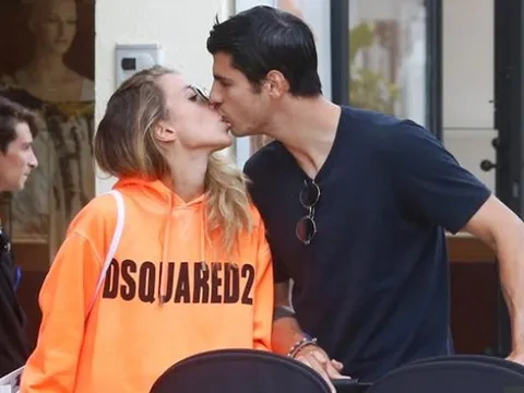 Alvaro Morata và vợ dạo phố sau vụ nhà bị trộm