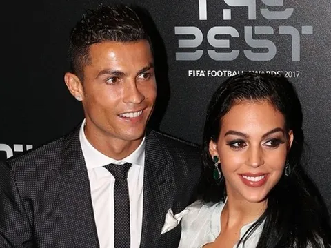 Ăn mừng sinh nhật, Ronaldo không quên cảm ơn Georgina Rodriguez