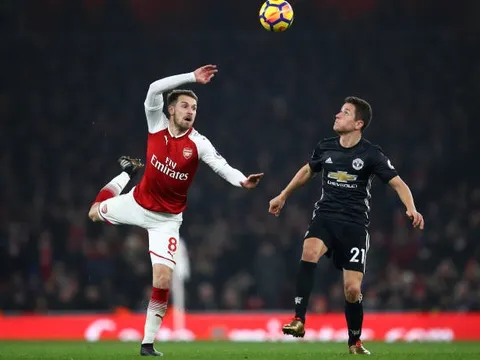 Arsenal và đề nghị 'kỳ quặc' gửi đến thành Manchester