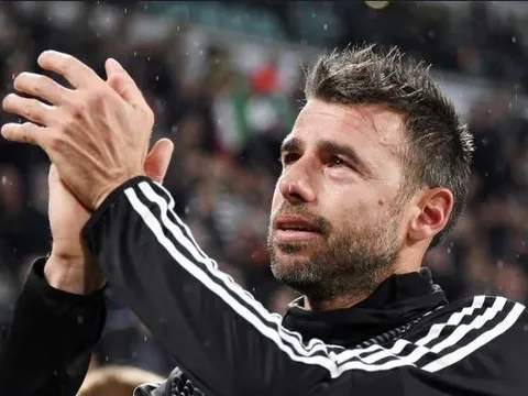 Andrea Barzagli rơi lệ trong ngày chia tay Juventus