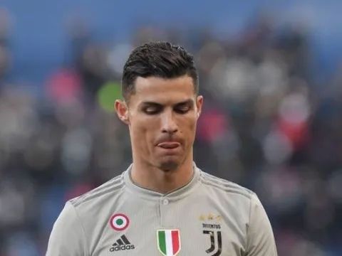 Mặc Ronaldo thẫn thờ, Juventus hiên ngang đi vào lịch sử