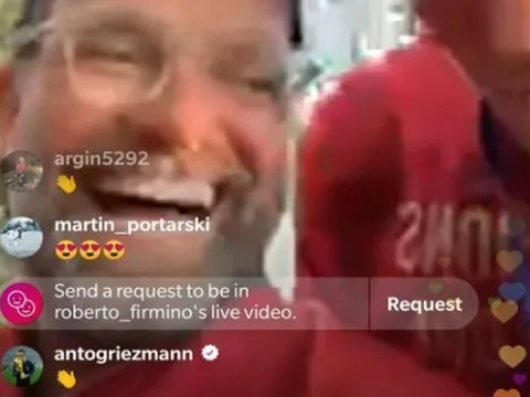 Griezmann có hành động bất ngờ trong buổi diễu hành của Liverpool