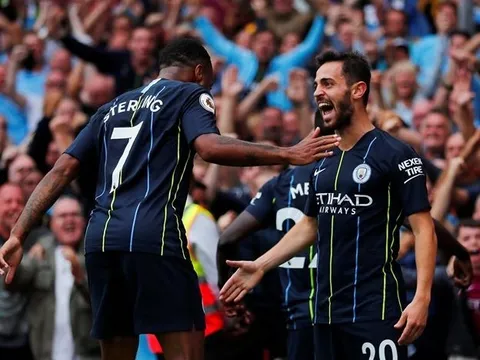 'Tôi phân vân giữa Raheem Sterling và Bernardo Silva'