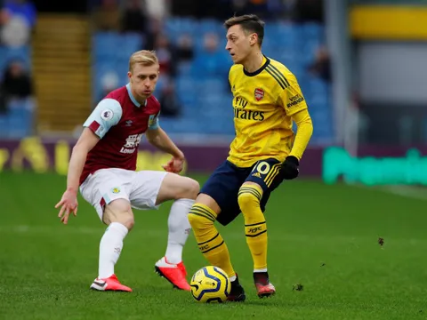 Arsenal hòa thất vọng, B/R Football "troll" cực thâm thúy