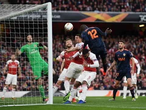 'Arsenal kèm người khu vực và bỏ rơi cậu ta'