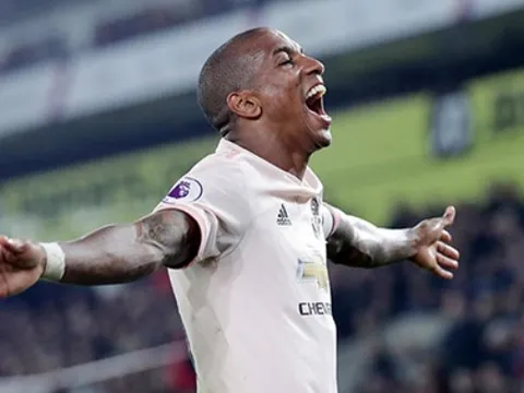 Ashley Young: "Chúng tôi không vội khi có đến 45 phút để ghi bàn"