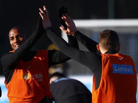 Ashley Young xuất hiện, Sanchez và Lukaku cười rạng rỡ tại Inter Milan