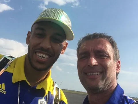 Aubameyang khoe kiểu tóc mới cực chất trước thời khắc 'sinh tử'