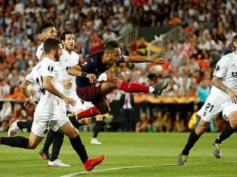Aubameyang thăng hoa tột độ, Arsenal hiên ngang tiến vào chung kết Europa League