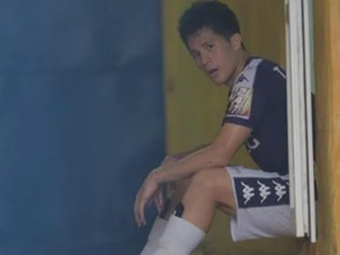 HLV Hà Nội lên tiếng thẻ đỏ đầu tiên trong sự nghiệp Đình Trọng