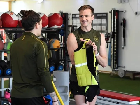 Arsenal nhận cú đúp tin vui trước chung kết Europa League