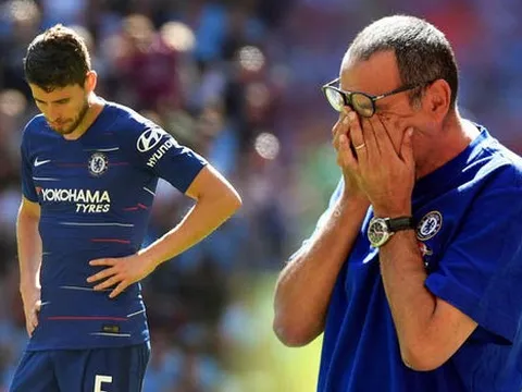 'Ông hút thứ gì vậy Sarri? Bà tôi cũng di chuyển nhanh hơn Jorginho'
