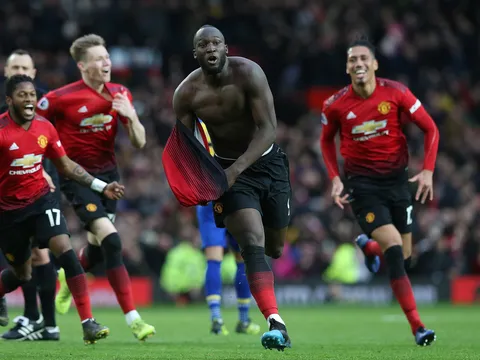 Bài tẩy giúp Man Utd ngược dòng PSG: "Ku chủ tịch" và 2 "trợ lý"