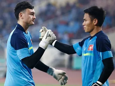Bài toán thủ môn ĐT Việt Nam: Hãy trao cơ hội cho Nguyên Mạnh, Văn Công!