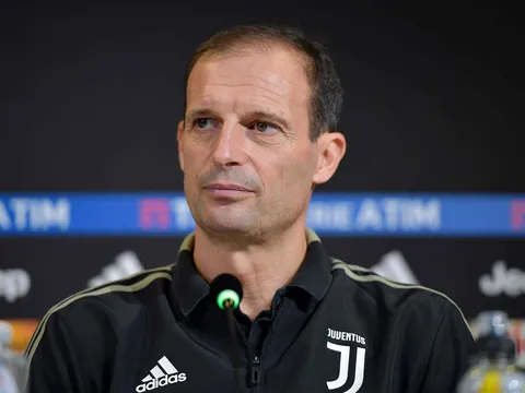  Allegri: "Juventus chẳng thể tệ hơn được nữa