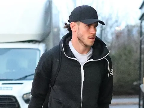 Bale có mặt ở Carrington, NHM Quỷ đỏ rạo rực hết cỡ