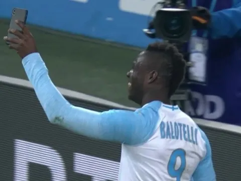 Tai tiếng đầy mình, "Bad Boy nước Ý" vẫn được một CLB hồ hởi đón nhận